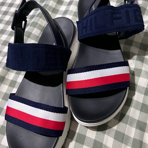 Tommy Hilfiger sandals. Cushioned. Adjustable strap. Multicolored. - Picture 6 of 6